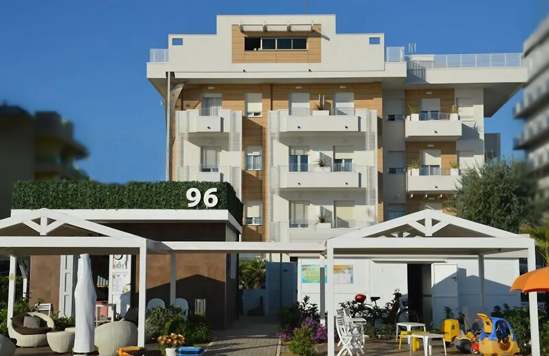 Hotel Record-1